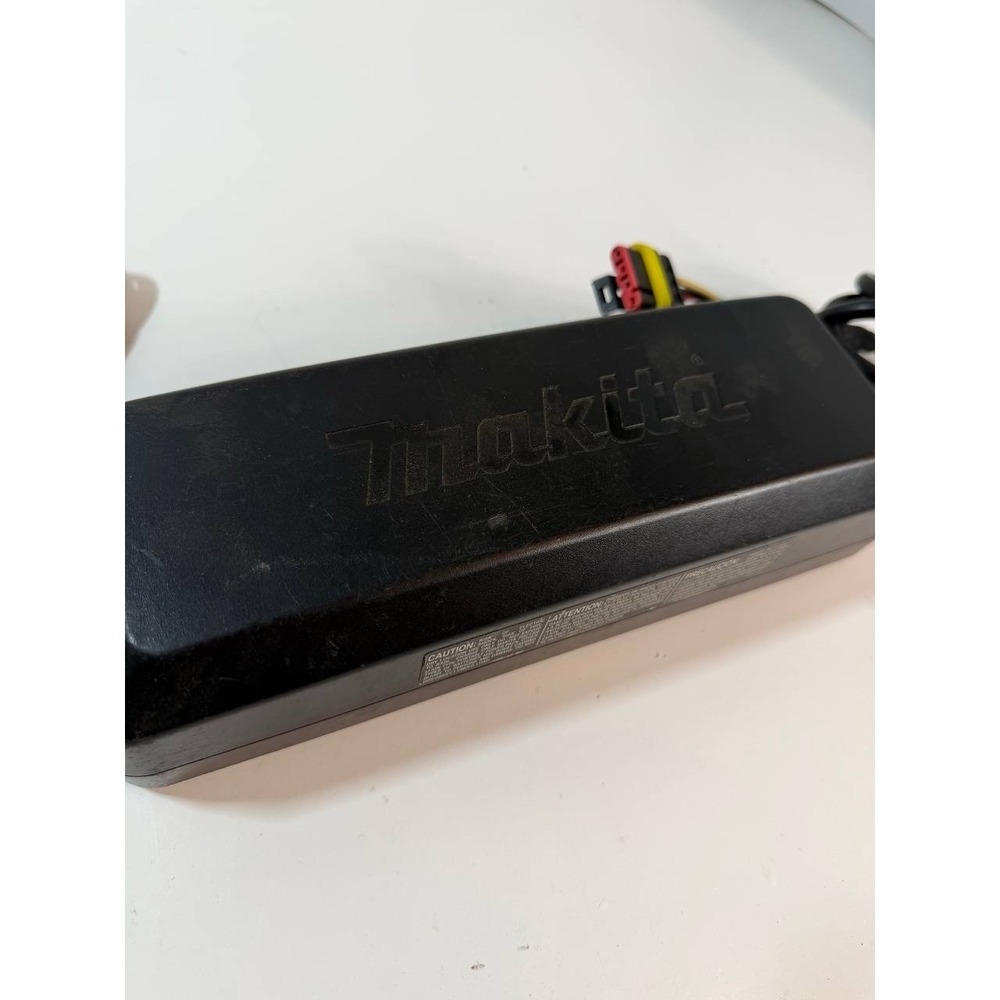 Makita DC4001 40V Max XGT Battery Charger